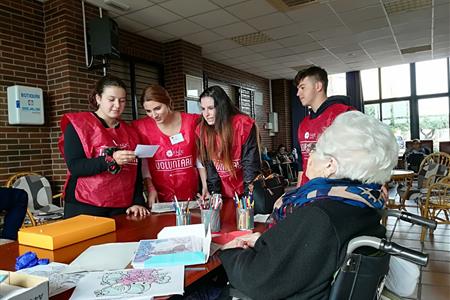 Acompañamiento a mayores en la residencia hogar de betania (murcia)