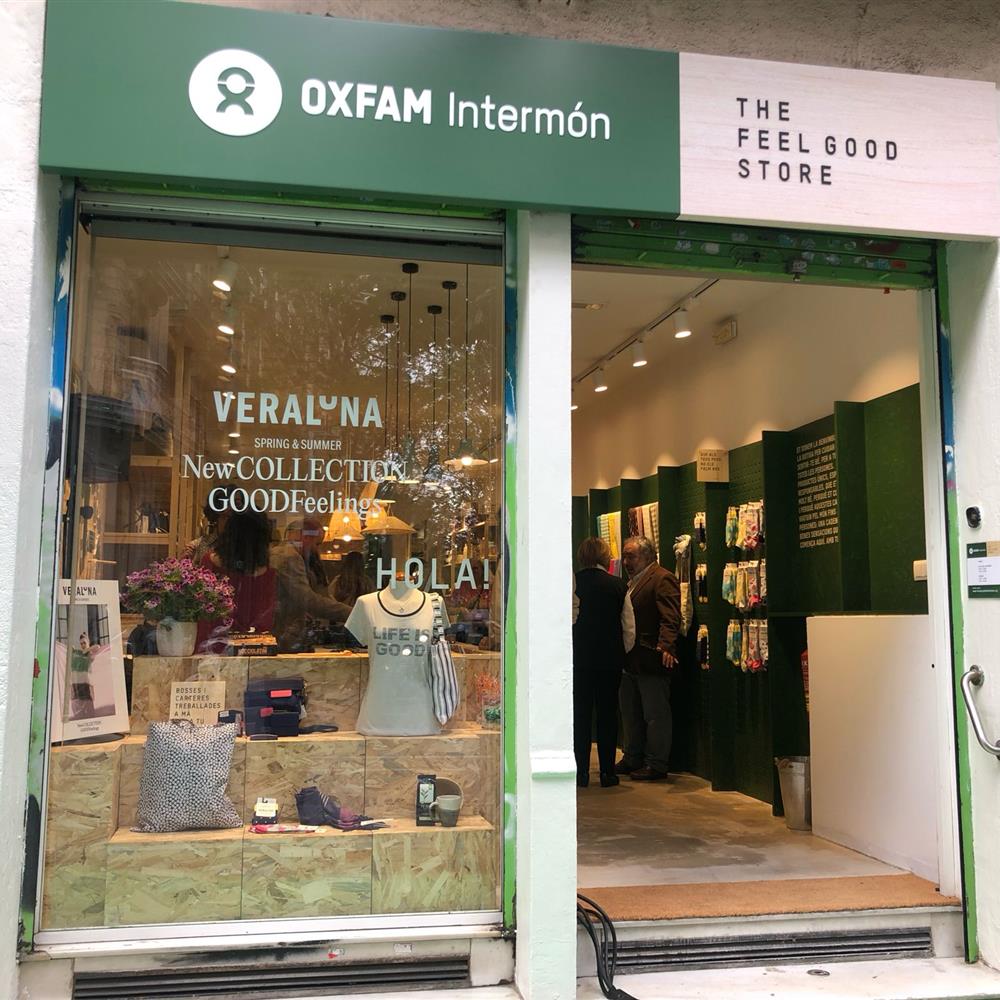 Voluntariat nova botiga oxfamintermon feel god store barcelona