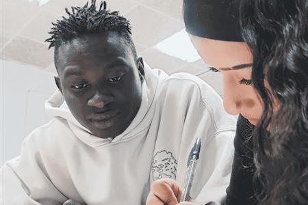 Busquem mentors per acompanyar a joves en situació vulnerable