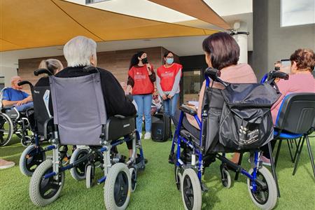 Acompañamiento a mayores en la residencia virgen del carmen