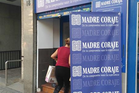 Personas para mañanas o tardes en tienda solidaria manuel becerra 