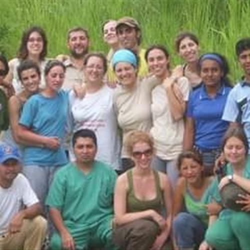 Sanitarios/as (médicos/as, enfermeras/os, farmaceutico/a os) para campaña socio-sanitaria en Ecuador