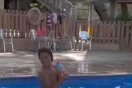 Voluntaris per acompanyar a la piscina