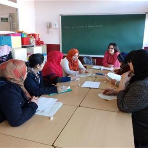 Acompanyament escolaritat mares migrants
