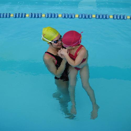 Se necesita voluntario/a para actividad de natación adaptada infantil con niños/as discapacitados/as