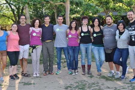 Voluntariado en una fiesta solidaria de ambiente familiar