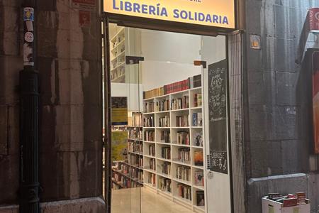 Voluntariado en librería solidaria aida books&more oviedo