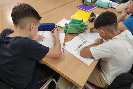 Voluntariado de apoyo escolar en un centro de acogida en valencia