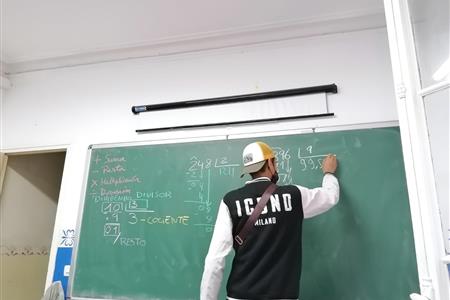 Joves nouvinguts: aprenentatge del castellà/català