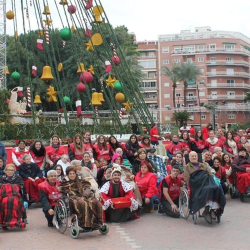 Voluntariado de navidad: voluntarios para paseo navideño con ancianos por el centro de murcia 27/12