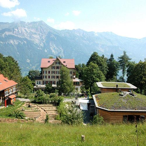 Voluntariado de CES 100% financiado en una comunidad ecológica en Suiza