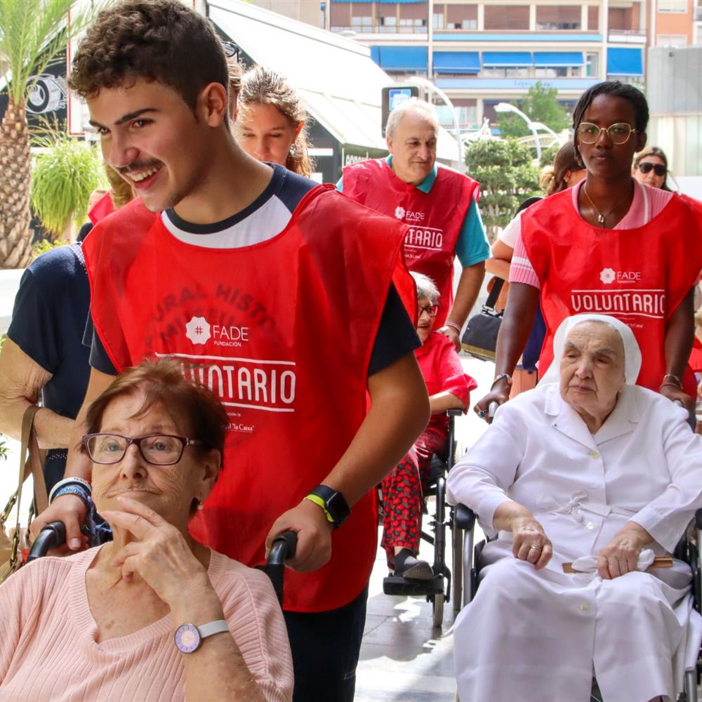 Acompañamiento a mayores en el centro de día siervas de jesús