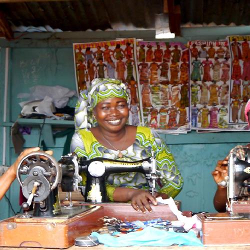 Voluntariado en costura (telas africanas)