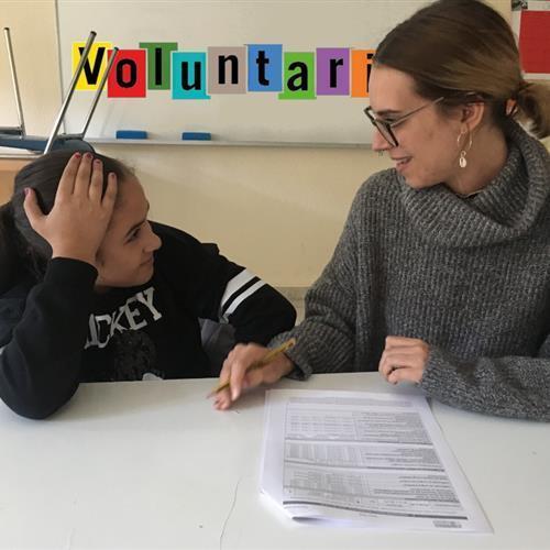 Voluntariado en apoyo escolar, y talleres de lectoescritura con personas gitanas en donostia