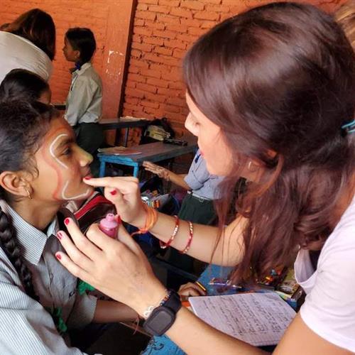 Voluntariado con jóvenes, niños y mujeres en nepal
