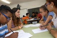 Voluntaris/es per espai de menjador i activitats amb adolescents a salt (girona)
