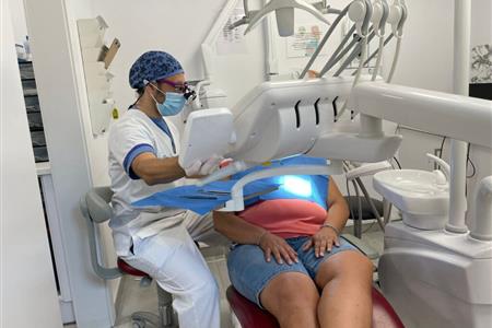 Suma’t a l’equip d'odontologia solidària! busquem professionals de la salut bucodental