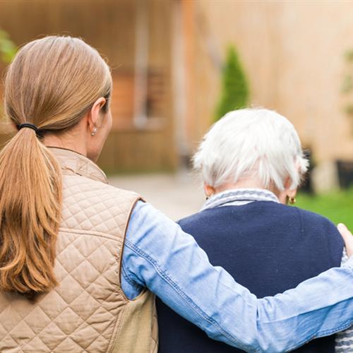 Acompañamiento en domicilios o residencias de personas mayores