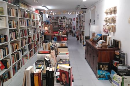 Voluntariado en librería solidaria aida books&more castellón (c/ san francisco, 7)