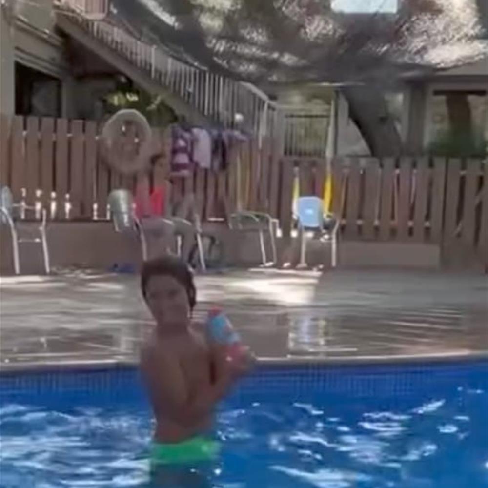 Voluntaris per acompanyar a la piscina