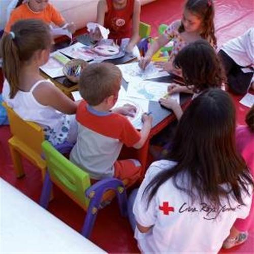 Actividades lúdico-educativas con menores en centro roja y acompañamiento al centro