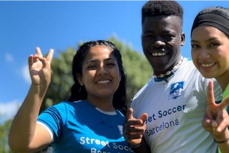 Voluntariat - dinamització socioesportiva (futbol) amb noies i dones refugiades.